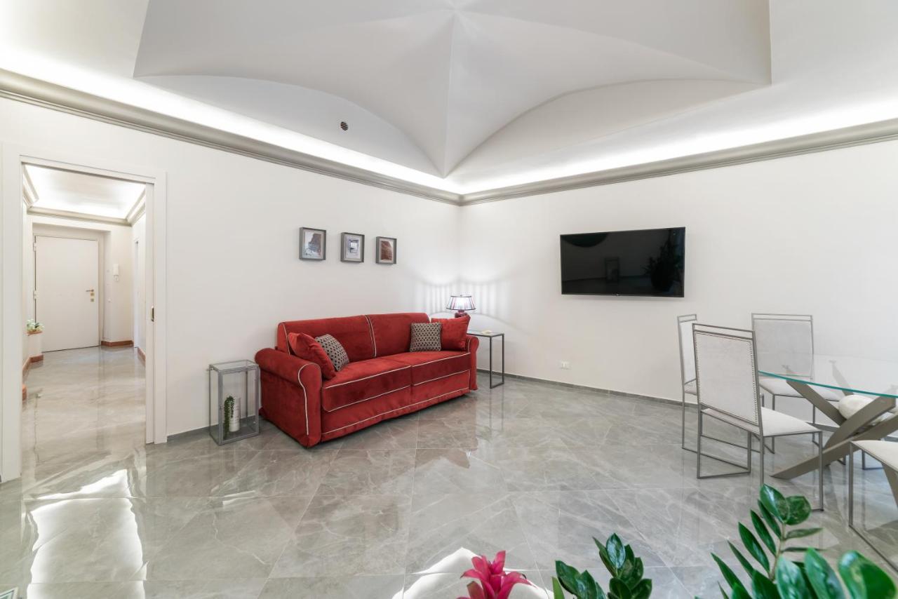 Bmga L Viapaola43 Palace Aparthotel Rom